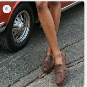 Floafers Women’s Posh Driver Brown Coconut Perforated Foam Loafers Size 9